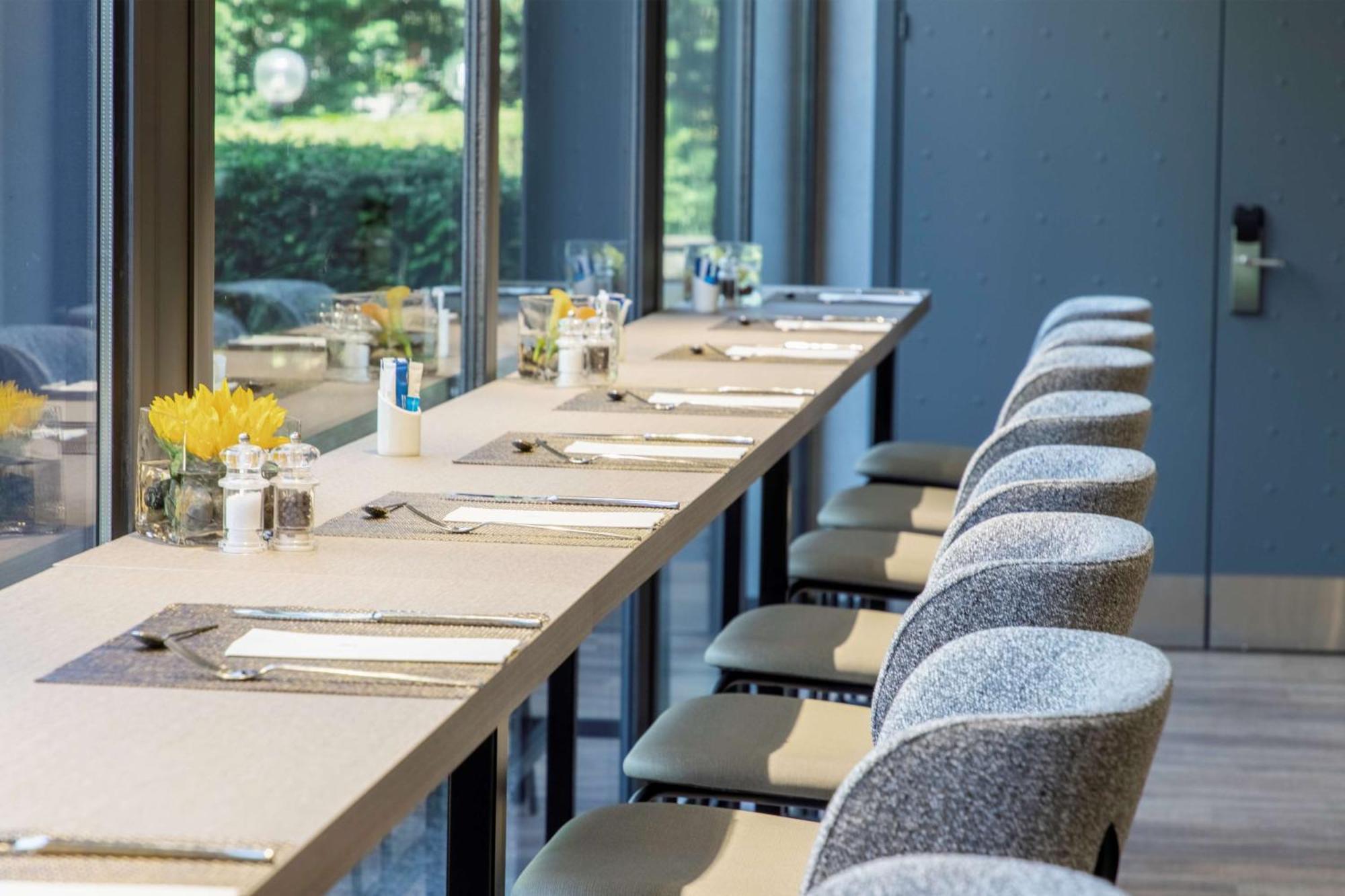 Nh Luxembourg Airport Hotel Niederanven Ngoại thất bức ảnh